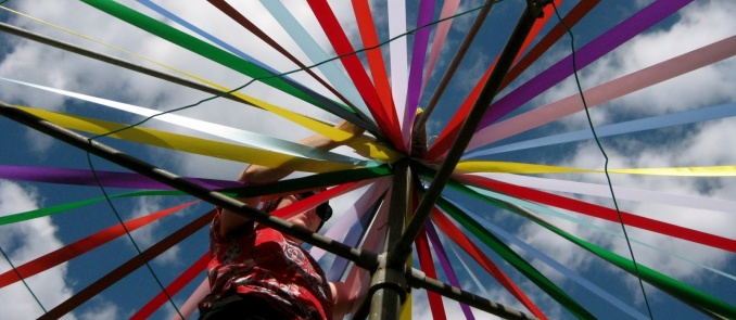 Dancing around the Maypole to the tunes of the Carnival 