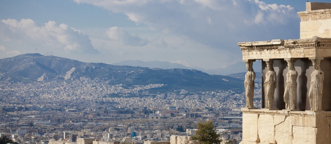 Select the Athenian capital as a base and discover spectacular monuments nearby