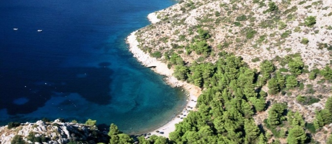 15+1 reasons to swim at the shores of Hydra island